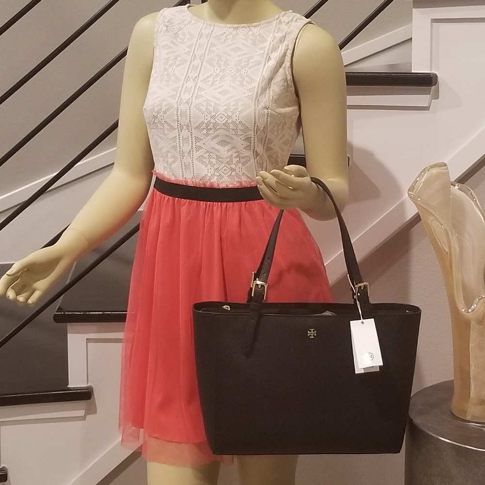 ❌SOLD🚫GENUINE TORY BURCH TOTE - Picture 4 of 8